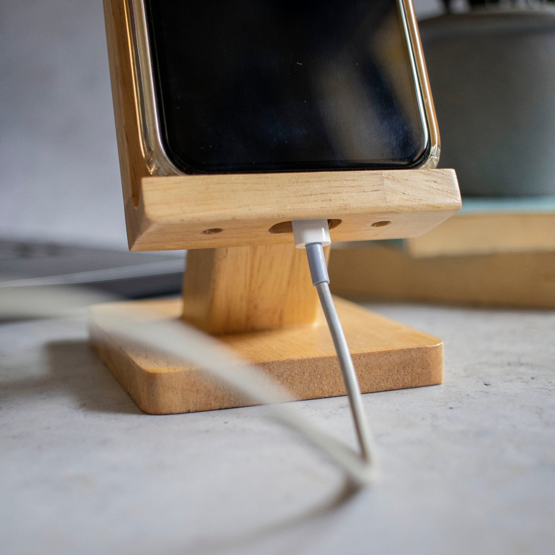 'Decker' : Hands-Free Phone Holder - Ebony WoodcraftsMobile Stands