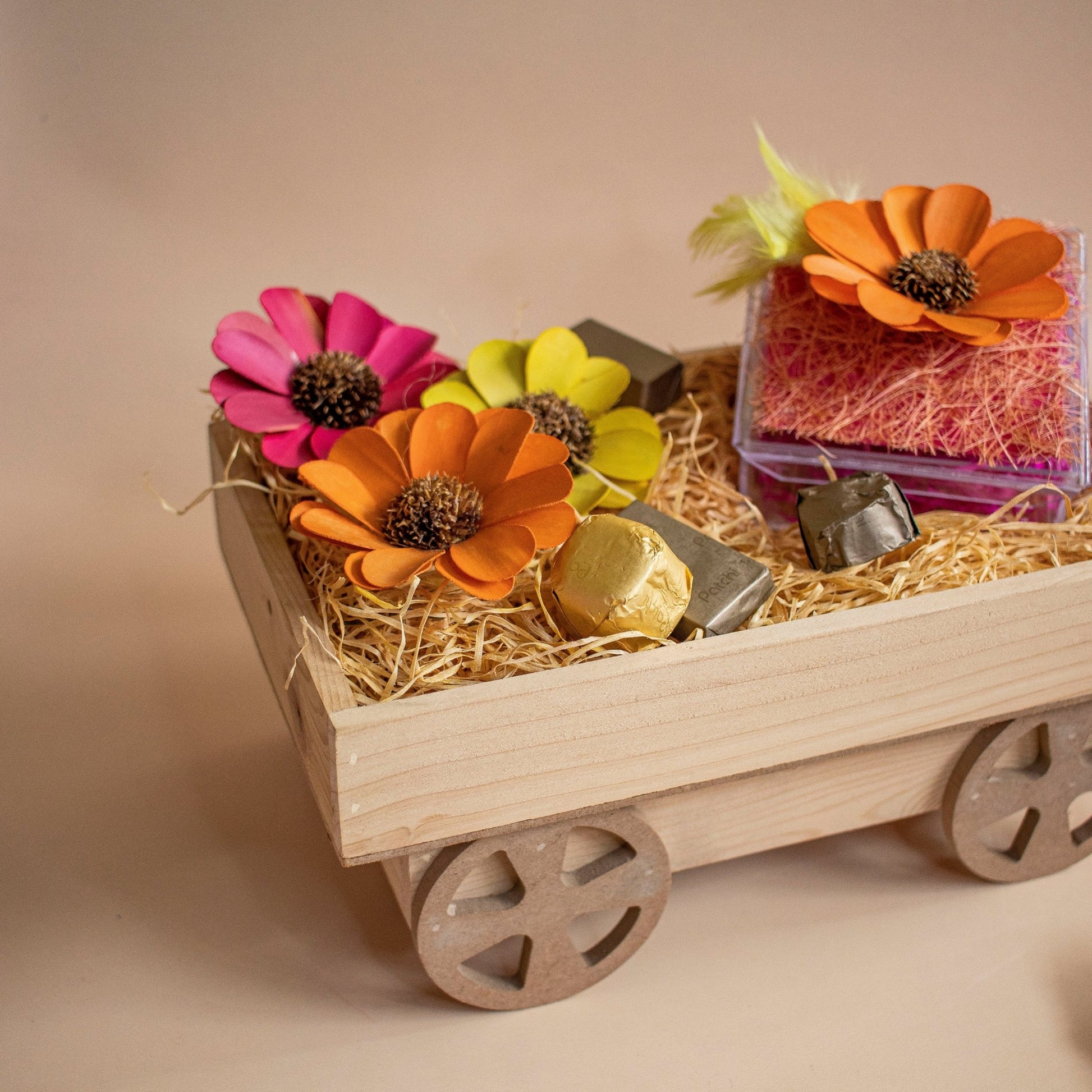 Thela : Hamper Gift Basket - Ebony WoodcraftsConcept Gifting Bases